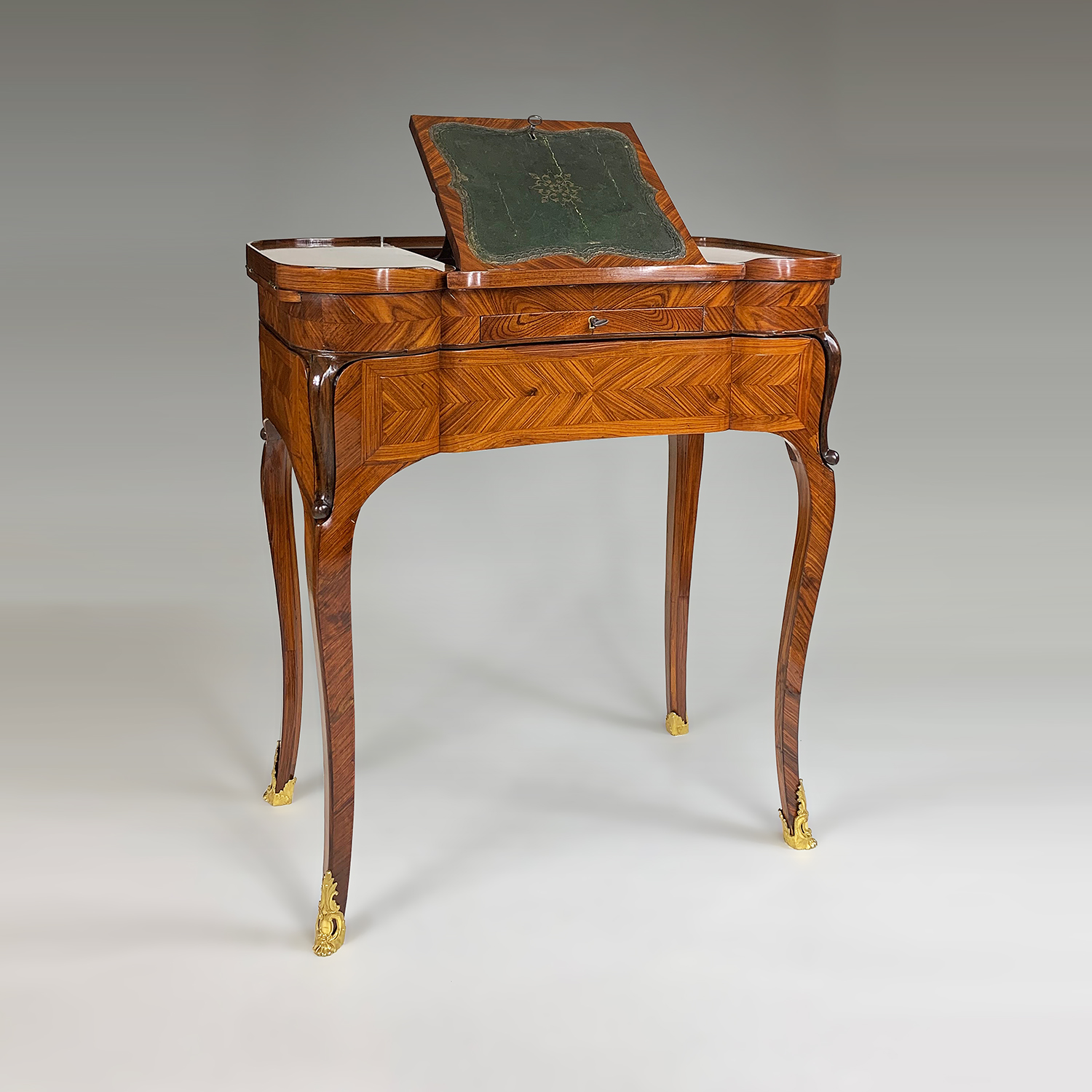 Mobiletto a Vassoio del 1750 circa